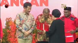 Calon Gubernur dan Wakil Gubernur Kepri Muhammad Rudi dan Aunur Rafiq saat menerima keputusan dukungan dari PDIP, Kamis (22/8/2024). Foto: Youtube/PDI Perjuangan