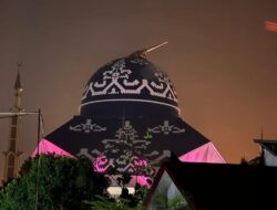 Penangkal Petir Masjid Agung Diperbaiki, Aktivitas Ibadah Dialihkan ke Masjid Sementara