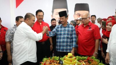 Rumah Pemenangan Rudi-Rafiq Diresmikan, Rudi Ajak Relawan Luruskan Isu Negatif di Medsos