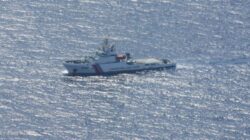 Kapal Coast Guard China diusir dari perairan Kepri saat menganggu aktivitas kapal Pertamina. Foto: Bakamla