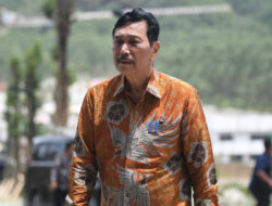 Luhut Beri Sinyal Kebijakan PPN 12 Persen Diundur