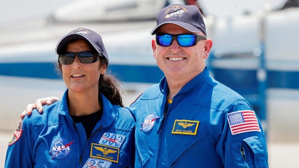 Astronaut Terdampar di Antariksa Bertahan Hidup Makan Sup dari Urin Foto: REUTERS/Joe Skipper