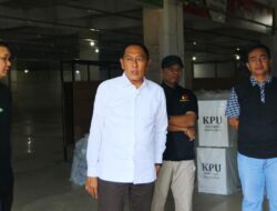 PJS Wali Kota Batam Tinjau Kotak Suara Kecamatan Batam Kota