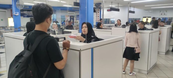 Layanan Imigrasi Batam di salah satu pelabuhan di Batam. Foto: Imigrasi Batam
