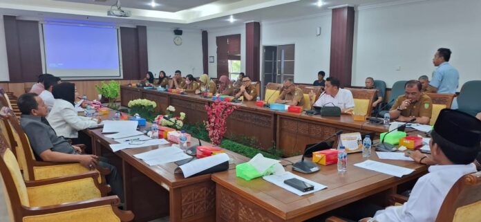 DPRD Kota Batam menggelar Rapat Dengar Pendapat Umum (RPDU) terkait gas elpiji 3 kg pada Senin (10/2/2025)