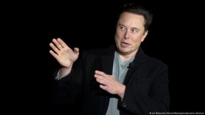 Bos SpaceX dan Tesla, Elon Musk, menyebut dua nama ini sebagai orang yang cerdas. Mereka berhasil menyelesaikan hal sulit dan signifikan. Foto: DW (News)