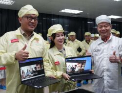Li Claudia Hadiri Peresmian Fasilitas Perakitan Laptop Pertama di Indonesia