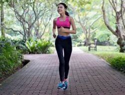Butuh Berapa Langkah Jalan Kaki Per Hari demi Turunkan Risiko Kanker? Ini Kata Studi