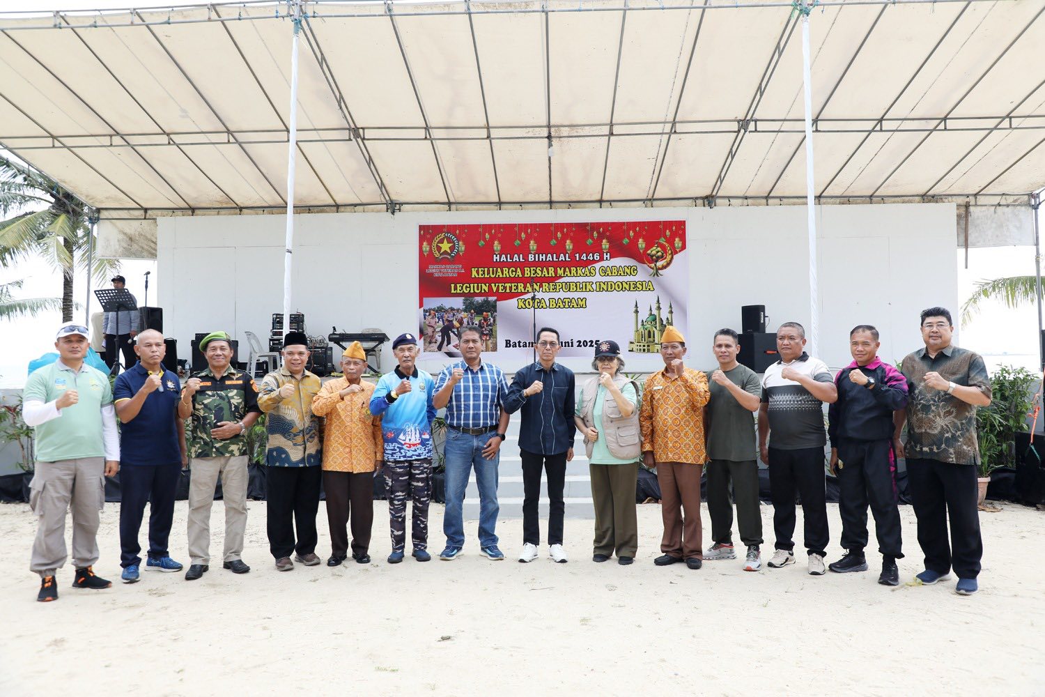 Wali Kota Batam, Amsakar Achmad, menghadiri acara Halal Bihalal dan Fun Day Keluarga Besar Legiun Veteran Republik Indonesia (LVRI) Kota Batam di Palm Spring Resort, Nongsa, Senin (9/6/2025).