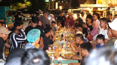 Pemuda Tanjung Riau Juarai Mukbang Challenge di Angkringan Teras Harris Batam Center 