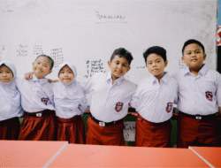 Kemendikdasmen: Belum Memungkinkan Gratiskan Sekolah Negeri-Swasta Seluruhnya