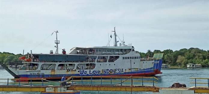 Kapal Roro tiba di Pelabuhan Roro Telagapunggur Batam