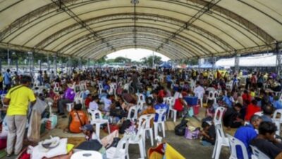 Kementerian Dalam Negeri Thailand mengungkapkan sebanyak 100.672 orang mengungsi imbas perang negara itu dengan Kamboja pada Kamis (24/7). (Foto: REUTERS/Stringer)