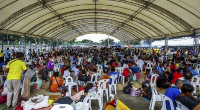 Kementerian Dalam Negeri Thailand mengungkapkan sebanyak 100.672 orang mengungsi imbas perang negara itu dengan Kamboja pada Kamis (24/7). (Foto: REUTERS/Stringer)