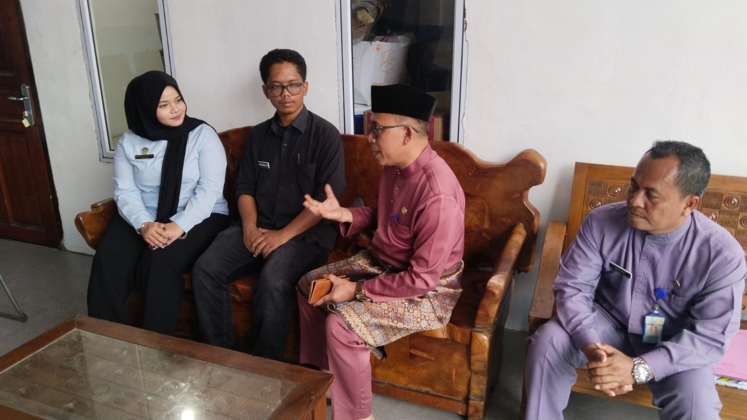 Kepala Dinas Pendidikan (Kadisdik) Kota Batam, Hendri Arulan di SDN 001 Batuaji.