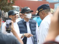 Kepala BP Batam Tertibkan Chassis Kontainer di Bahu Jalan Batu Ampar