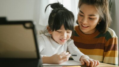 Tampak Sepele Tapi Penting! Pilihan Kata Ortu Pengaruhi Kemampuan Akademik Anak