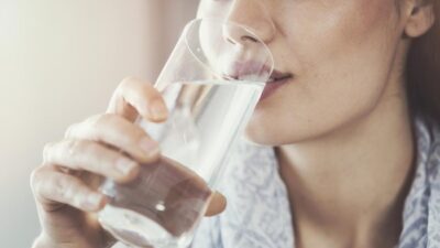 Minum Air Putih setelah Bangun Tidur Dianjurkan, Ahli Gizi Ungkap Manfaatnya