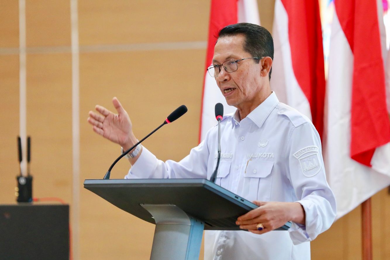 Wali Kota Batam, Amsakar Achmad, menyampaikan sambutan saat membuka Forum Konsultasi Publik Ranwal RKPD 2027 di Kantor Wali Kota Batam, Selasa (6/1/2026). HUMAS DISKOMINFO BATAM