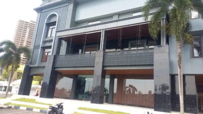 Kantor Blueray Cargo Tutup di Batam Kekayaan Rizal Eks Kepala Bea Cukai Batam Capai Rp19,7 miliar