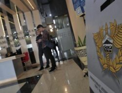 Bea Cukai Jakarta Segel Sejumlah Toko Perhiasan Mewah