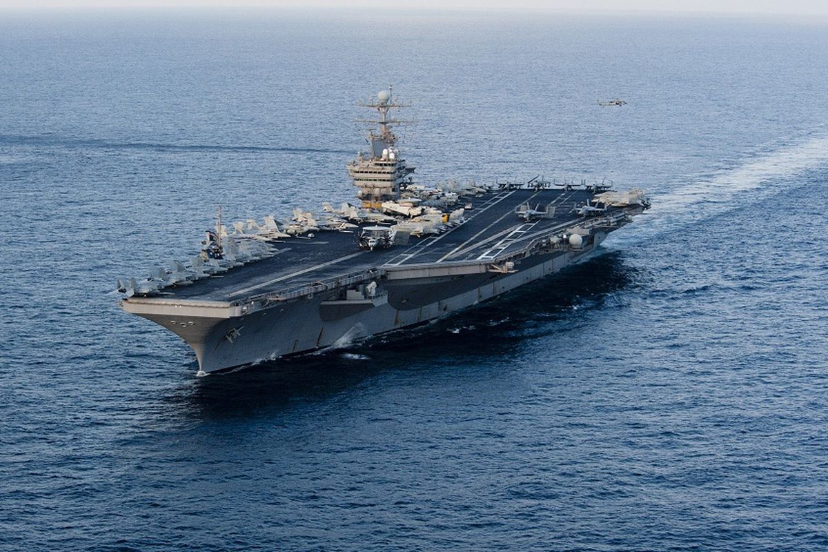 Kapal induk USS Abraham Lincoln.