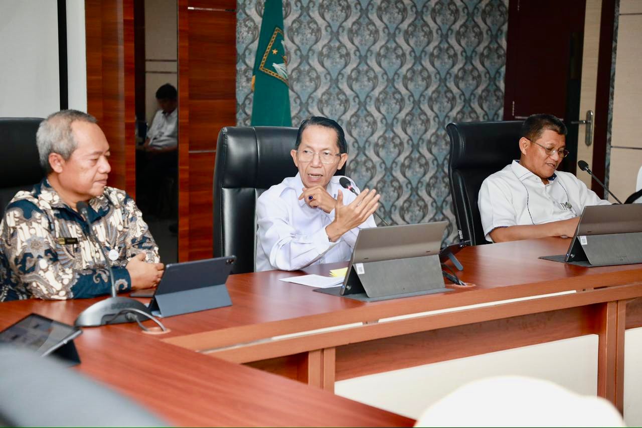 Wali Kota Batam, Amsakar Achmad, menghadiri Entry Meeting Evaluasi Perencanaan dan Penganggaran Tahun Anggaran 2026 bersama BPKP Kepri di Kantor Wali Kota Batam, Rabu (11/3/2026). HUMAS DISKOMINFO BATAM / DHEO ANANDA PUTRA