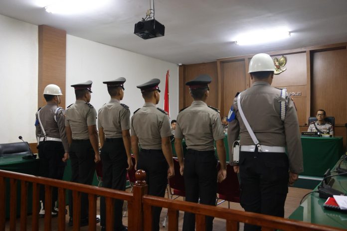 Empat personil Bintara Muda Direktorat Sat Samapta Polda Kepulauan Riau, ditetapkan sebagai tersangka penganiayaan berujung kematian Bripda Natanael Simanungkalit. (Foto: AlurNews)