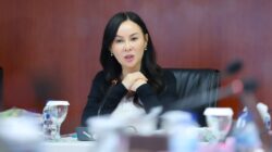 Wakil Wali Kota Batam, Li Claudia Chandra, memimpin Rapat Koordinasi Lanjutan Sinkronisasi Data Kependudukan di Kantor BP Batam, Jumat (24/4/2026) malam. HUMAS DISKOMINFO BATAM