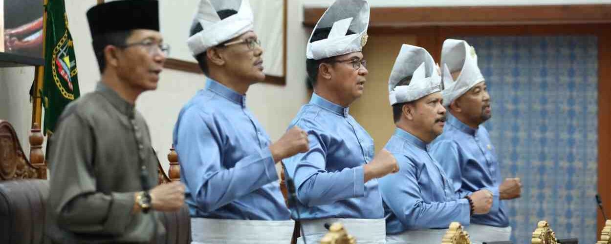 DPRD Kota Batam membentuk Panitia Khusus (Pansus) untuk membahas Rancangan Peraturan Daerah (Ranperda) tentang Perubahan Peraturan Daerah Kota Batam Nomor 11 Tahun 2013 tentang Pengelolaan Persampahan