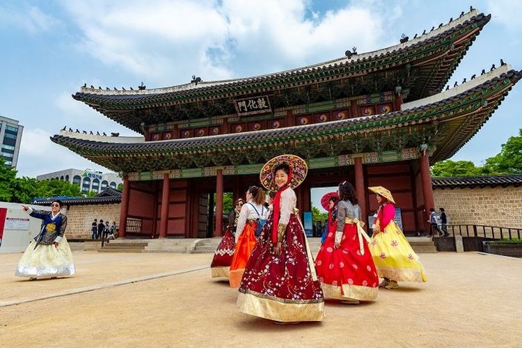Pemerintah Korea Selatan menerapkan kebijakan bebas visa untuk wisatawan rombongan asal Indonesia, mulai hari ini, Kamis (28/5/2026). (SHUTTERSTOCK)