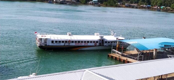 Kapal feri penyebrangan antar pulau Batam-tanjungpinang