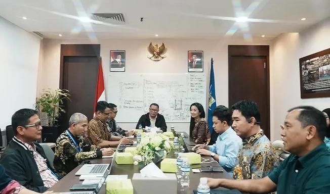 Anggota/Deputi Bidang Investasi BP Batam, Fary Francis, menerima kunjungan rombongan Asosiasi Daur Ulang Plastik Indonesia (ADUPI). Foto: dok Humas BP Batam