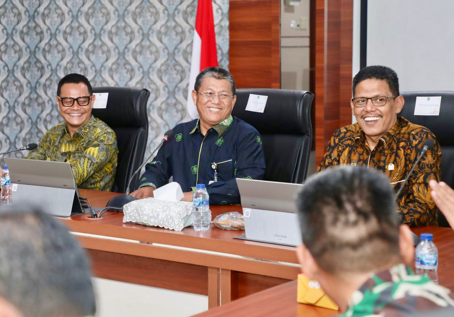Sekda Batam, Firmansyah, bersama Ketua DPRD Batam, Muhammad Kamaludin, menerima kunjungan Forkopimda Paser di Kantor Wali Kota Batam, Kamis (7/5/2026). HUMAS DISKOMINFO BATAM
