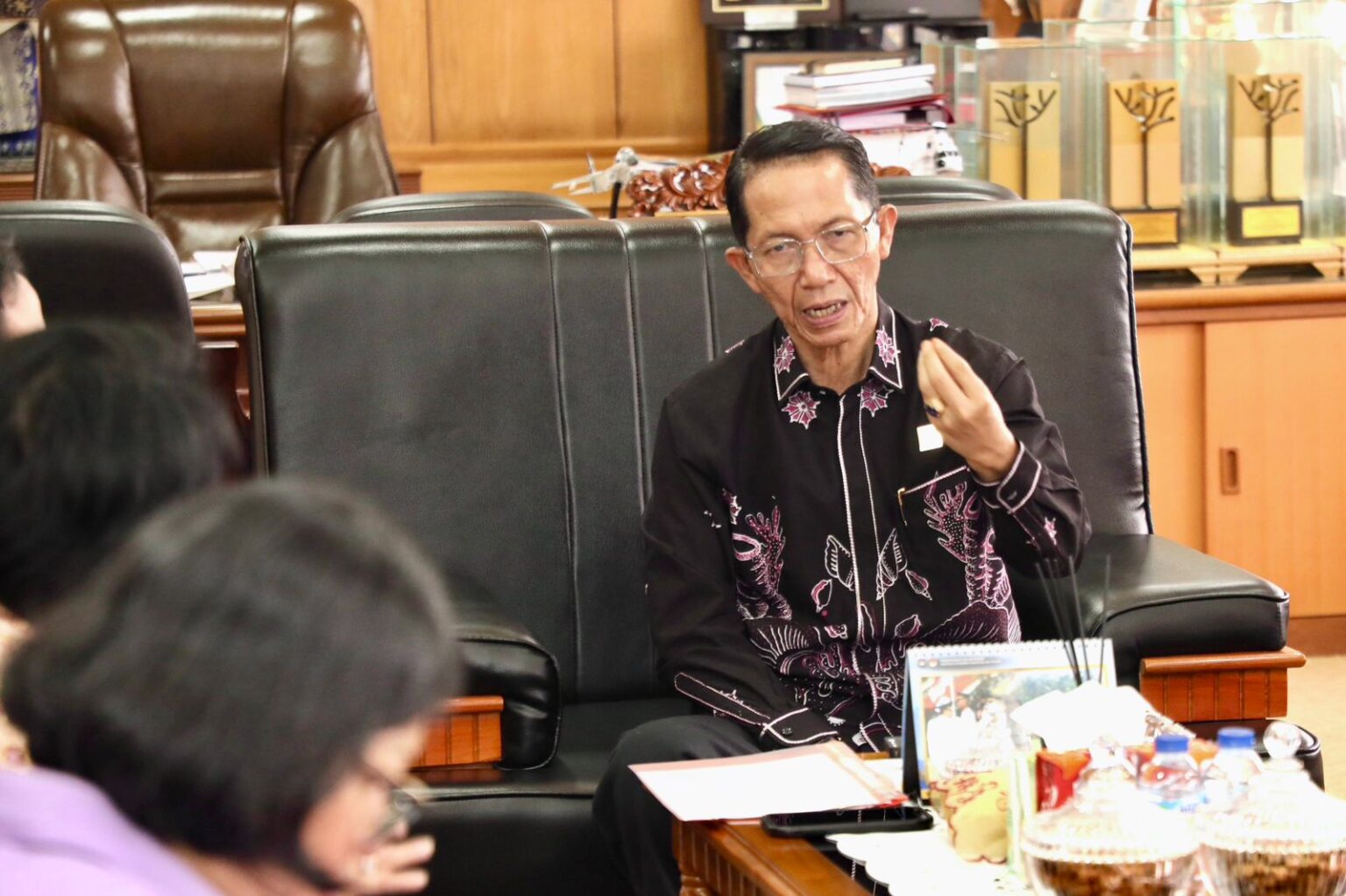 Wali Kota Batam, Amsakar Achmad, menerima kunjungan Pusat Riset Politik BRIN di Kantor Wali Kota Batam, Rabu (13/5/2026). HUMAS DISKOMINFO BATAM