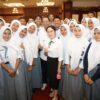 Amsakar-Li Claudia Perluas Beasiswa Batam untuk Anak Hinterland dan Keluarga Tidak Mampu