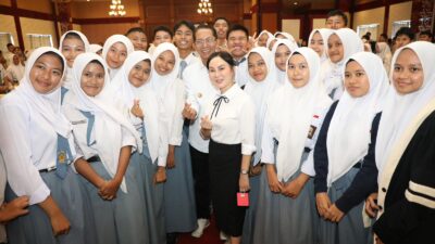 Amsakar-Li Claudia Perluas Beasiswa Batam untuk Anak Hinterland dan Keluarga Tidak Mampu