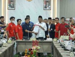 Ketua DPRD Batam Terima Aspirasi Mahasiswa, Siap Teruskan Tuntutan ke Pemerintah Pusat
