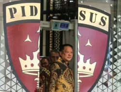 Eks Jampidsus Jadi Tersangka, Ini Tiga Kasus yang Menjeratnya