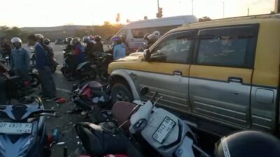 Mitshubishi Strada Tabrakan Karambol di Simpang Kepri Mall, Empat Orang Terluka