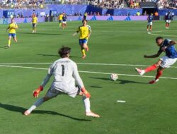 Prancis Hajar Swedia 3-0, Mbappe Borong Dua Gol dan Antar Les Bleus ke 16 Besar