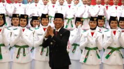 Amsakar Kukuhkan 50 Paskibraka Batam, Tekankan Disiplin dan Nilai Pancasila