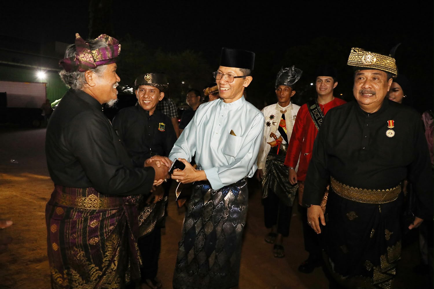 Wali Kota Batam, Amsakar Achmad, menghadiri penutupan Sembang Budaye LAM enam kecamatan wilayah timur di Lapangan Bola Legenda Malaka, Batam Kota, Minggu (13/9/2026) malam. HUMAS DISKOMINFO BATAM
