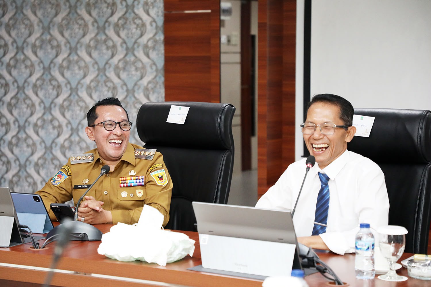 Wali Kota Batam, Amsakar Achmad, bersama Bupati Tanah Datar, Eka Putra, saat bertemu di Kantor Wali Kota, Senin (21/9/2026). HUMAS DISKOMINFO BATAM