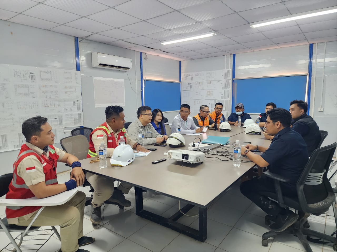 Tim Intelijen dan Penindakan Keimigrasian (Inteldakim) Kantor Imigrasi Batam melakukan pemeriksaan terhadap tenaga kerja asing (TKA) di Kawasan Ekonomi Khusus (KEK) Tanjung Sauh.