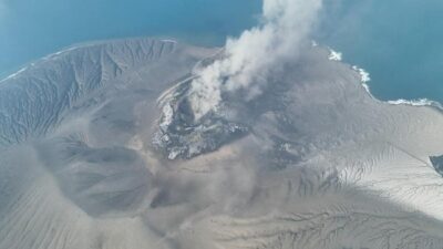 Erupsi Gunung Anak Krakatau, 8 Bandara Ditutup