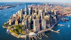Pemandangan Kota New York di Amerika Serikat. (Istockphoto/Eloi_Omella) Baca artikel CNN Indonesia "Daftar 10 Kota Terbaik di Dunia 2026" selengkapnya di sini: https://www.cnnindonesia.com/gaya-hidup/20260930073335-269-1409775/daftar-10-kota-terbaik-di-dunia-2026. Download Apps CNN Indonesia sekarang https://app.cnnindonesia.com/