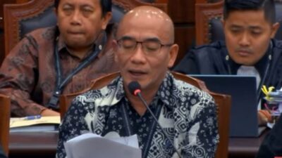 Mantan Ketua KPU RI, Hasyim Asy’ari, dalam sidang Perselisihan Hasil Pemilihan Umum (PHPU) terkait sengketa syarat pendidikan pencalonan Gibran di Gedung Mahkamah Konstitusi, Kamis (1/10/2026). (Dok. Tangkapan Layar)(Febrianto Adi Saputro)
