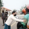 Peduli Kesehatan Masyarakat, BP Batam Bagikan Masker di Tengah Sebaran Kabut Asap