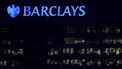 Bank Barclays di Inggris berencana memangkas sekitar 5.000 karyawan sebagai bagian dari program modernisasi dan efisiensi operasional yang turut didukung pemanfaatan teknologi kecerdasan buatan (AI). (REUTERS/TOBY MELVILLE)